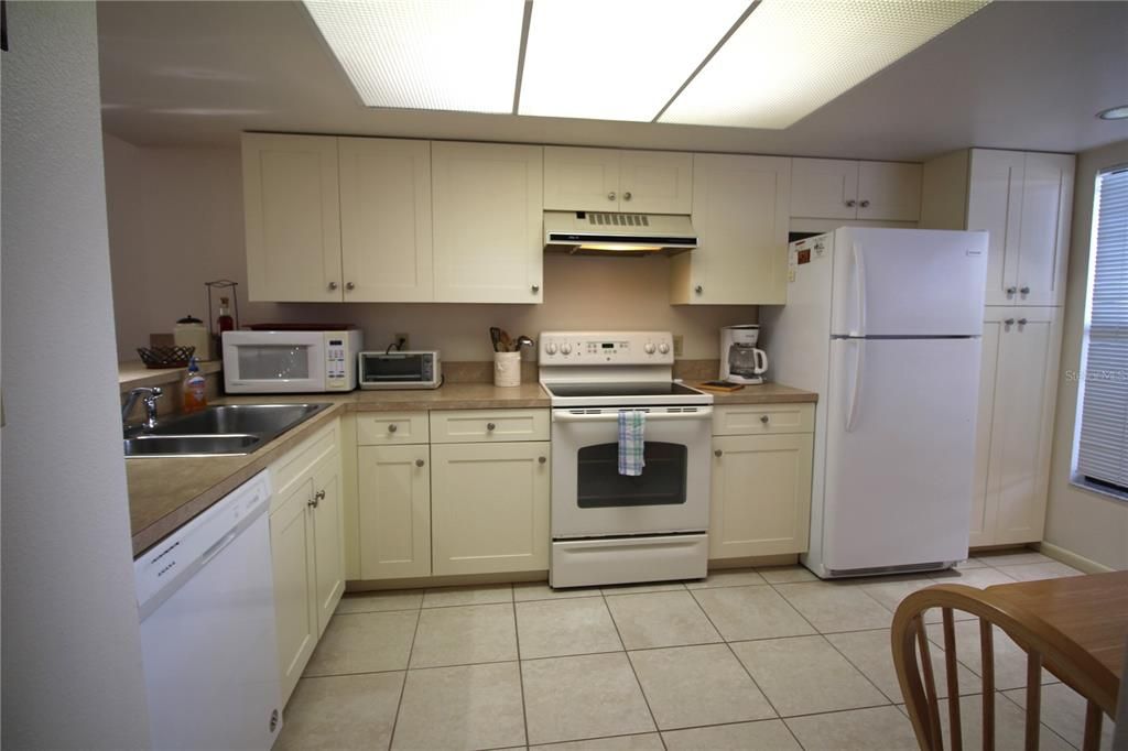 For Rent: $2,500 (2 beds, 2 baths, 1150 Square Feet)