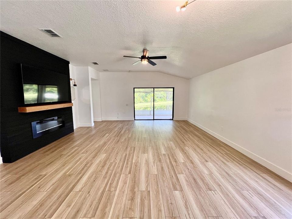 For Rent: $2,750 (3 beds, 2 baths, 1774 Square Feet)