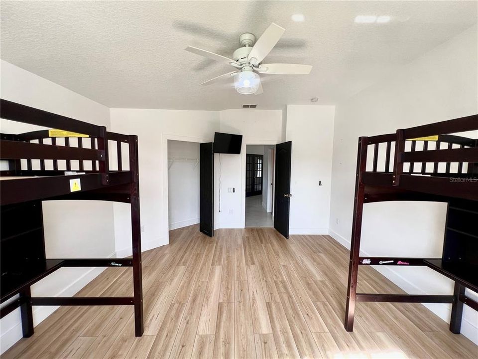 For Rent: $2,750 (3 beds, 2 baths, 1774 Square Feet)