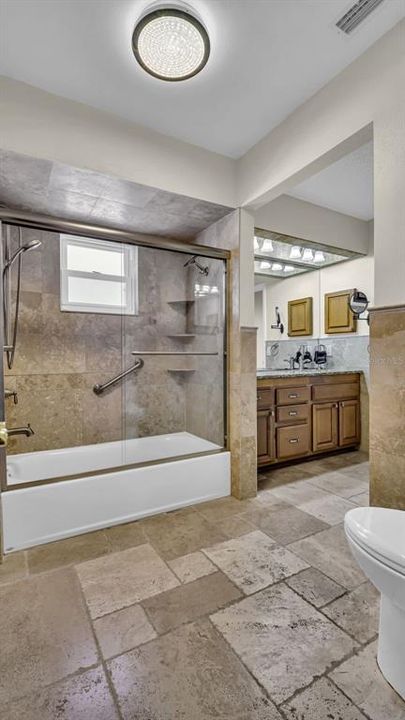 Active With Contract: $389,900 (2 beds, 2 baths, 1162 Square Feet)