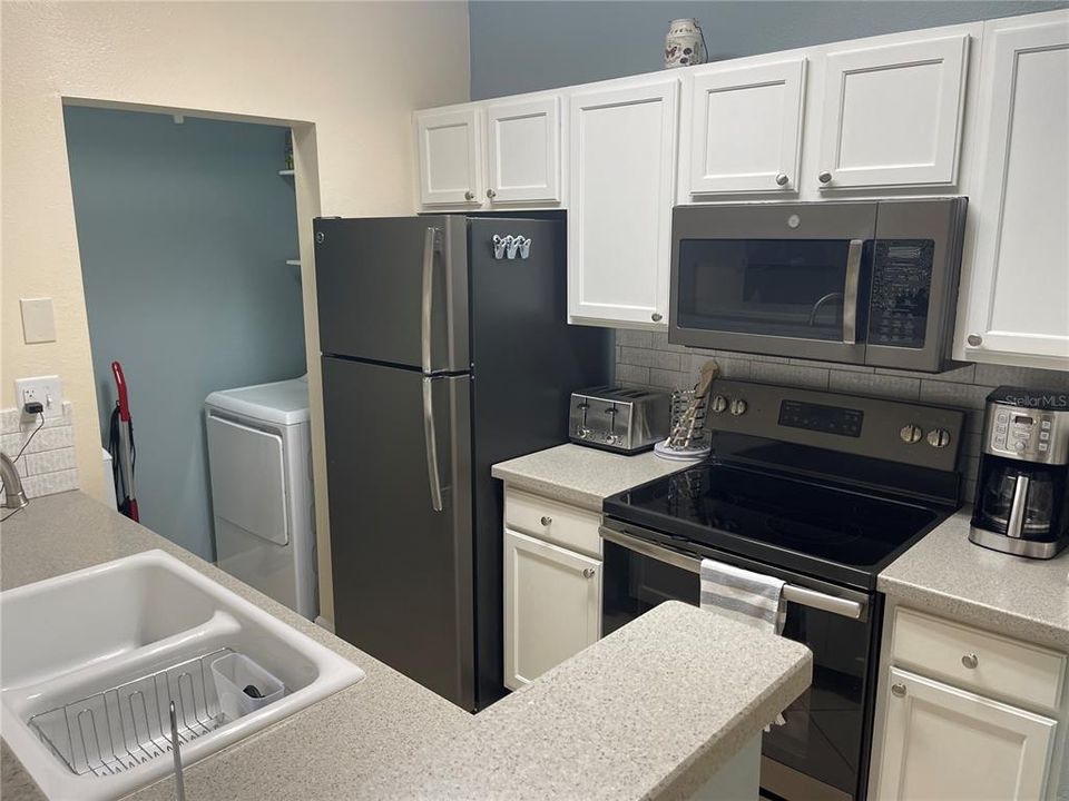 For Rent: $2,000 (1 beds, 1 baths, 672 Square Feet)