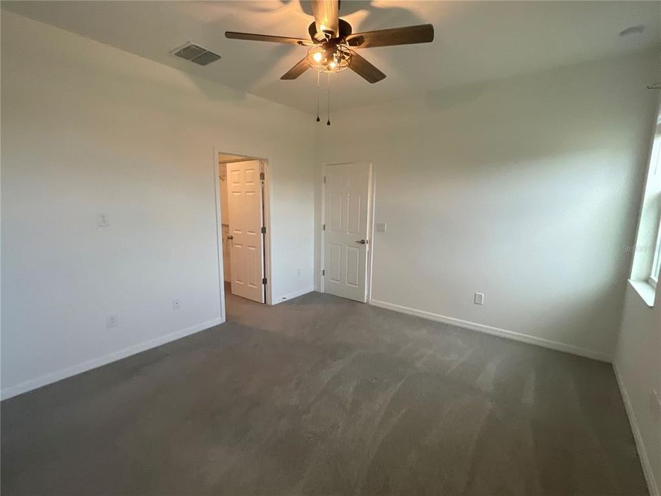 For Rent: $3,300 (5 beds, 3 baths, 6000 Square Feet)