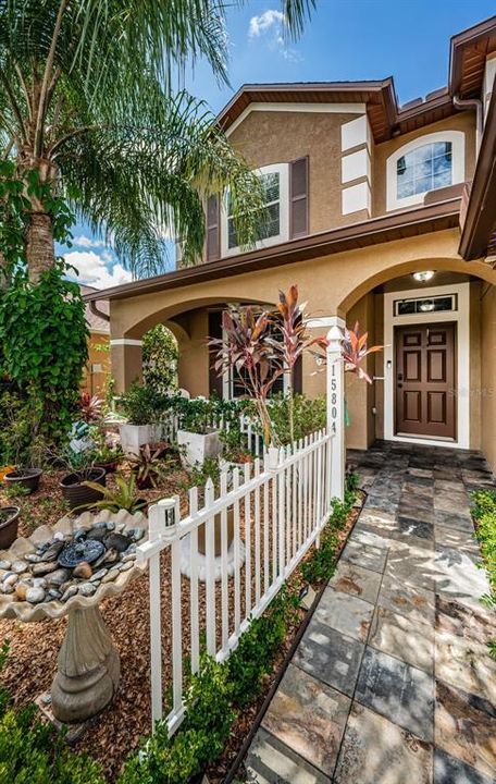 For Sale: $562,500 (4 beds, 2 baths, 2352 Square Feet)