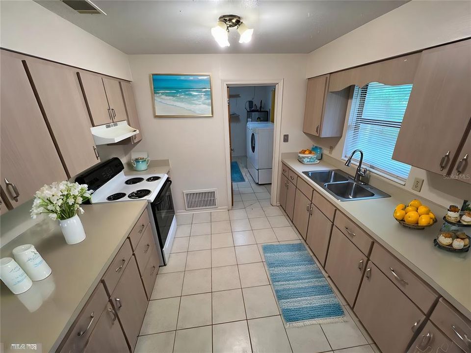 Active With Contract: $199,000 (4 beds, 2 baths, 1464 Square Feet)