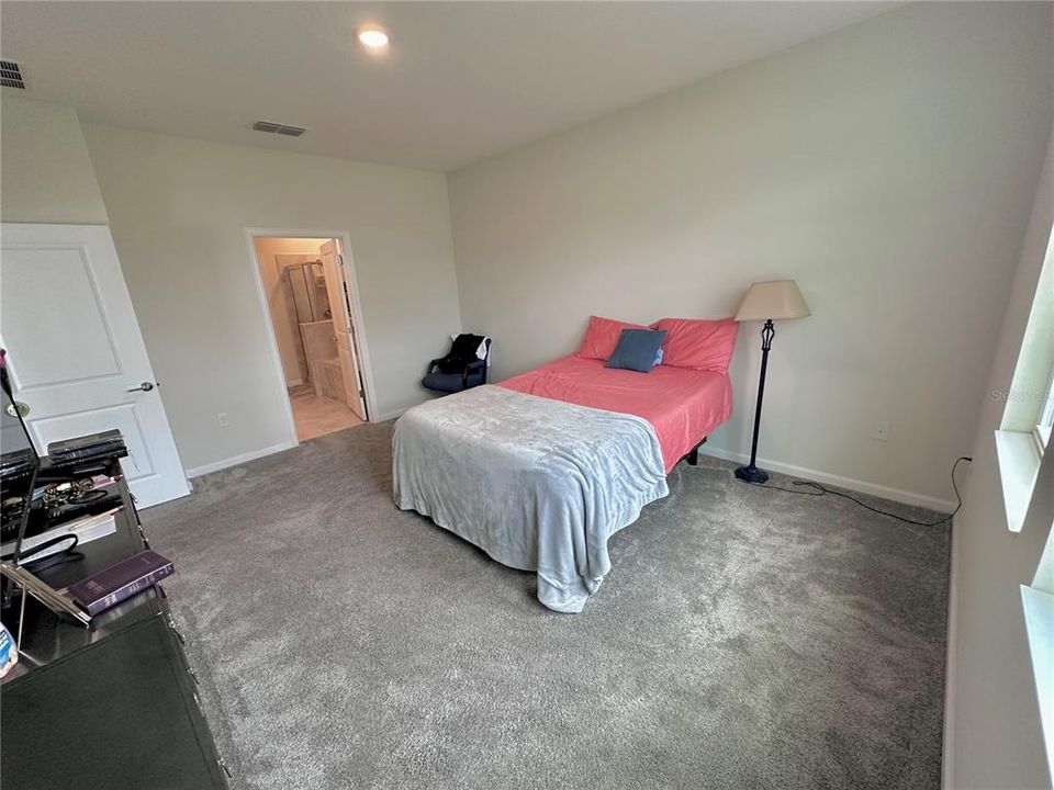 For Rent: $2,495 (3 beds, 2 baths, 2194 Square Feet)