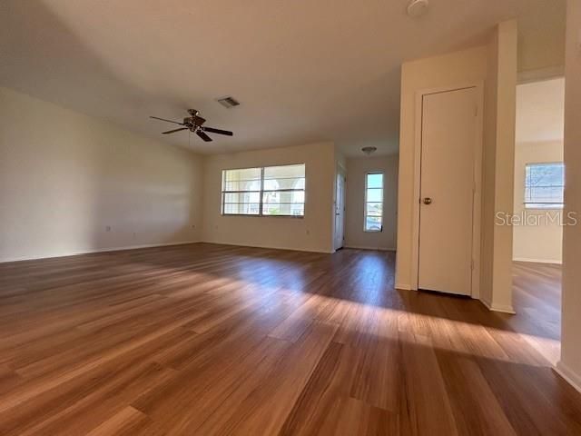 For Rent: $1,950 (2 beds, 2 baths, 1275 Square Feet)