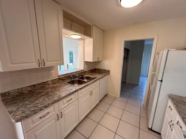 For Rent: $1,950 (2 beds, 2 baths, 1275 Square Feet)