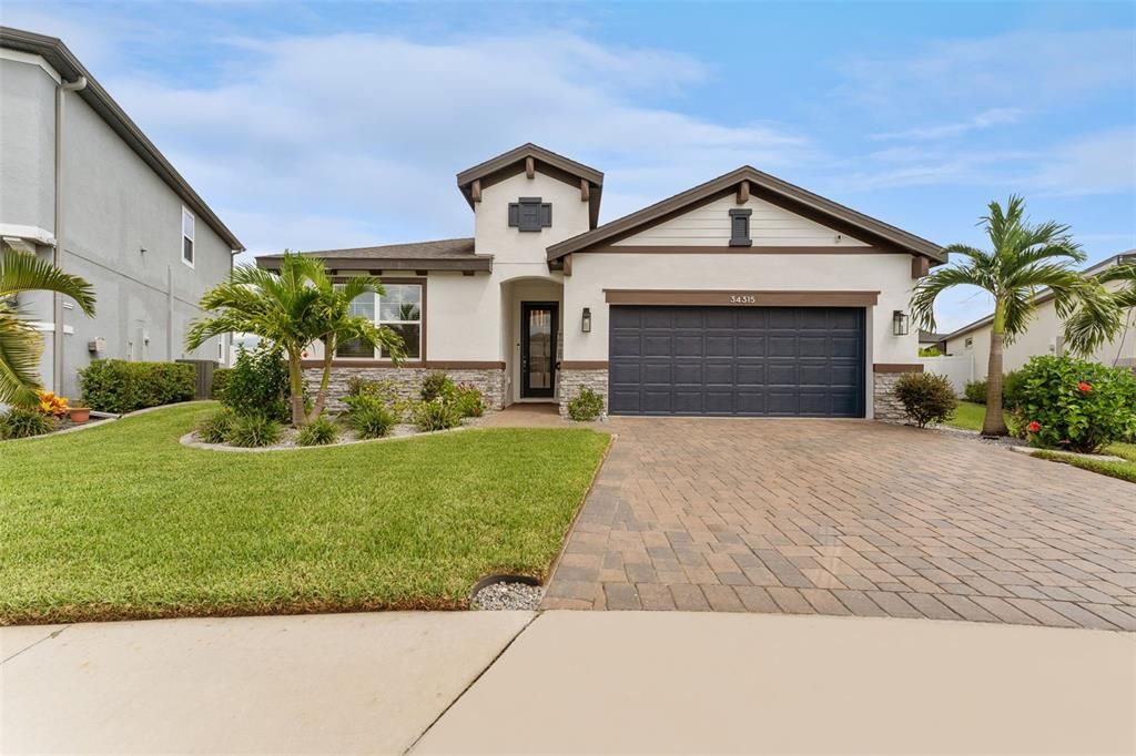 Active With Contract: $559,000 (4 beds, 3 baths, 2213 Square Feet)