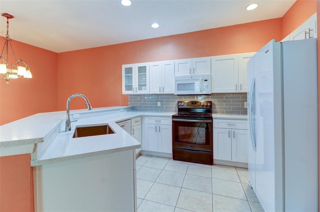 For Rent: $2,200 (2 beds, 2 baths, 1393 Square Feet)