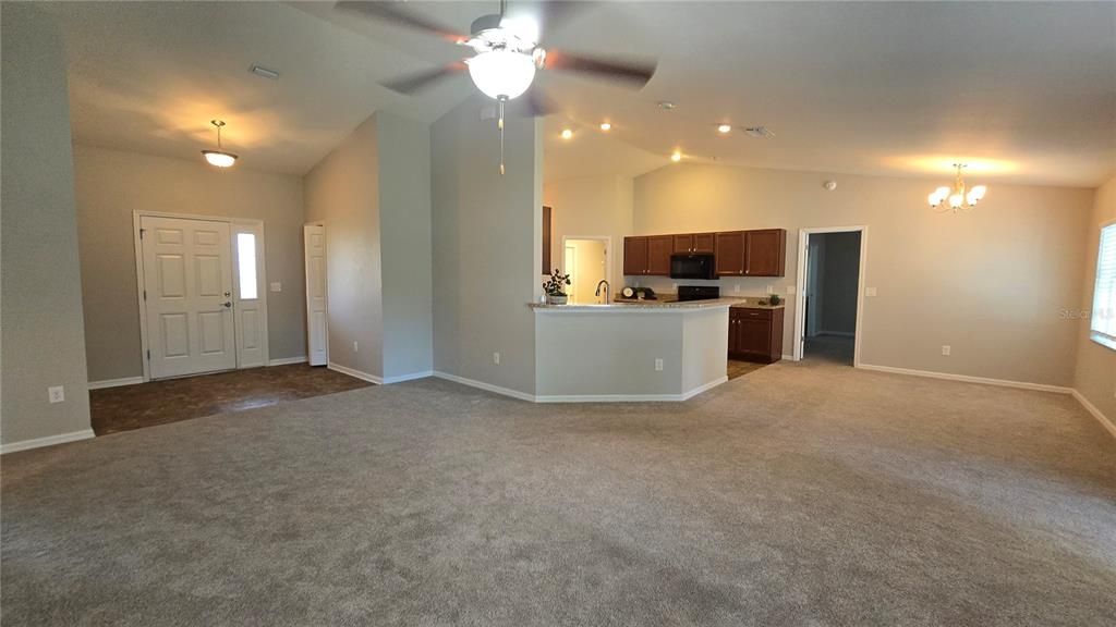 For Rent: $1,950 (3 beds, 2 baths, 1593 Square Feet)