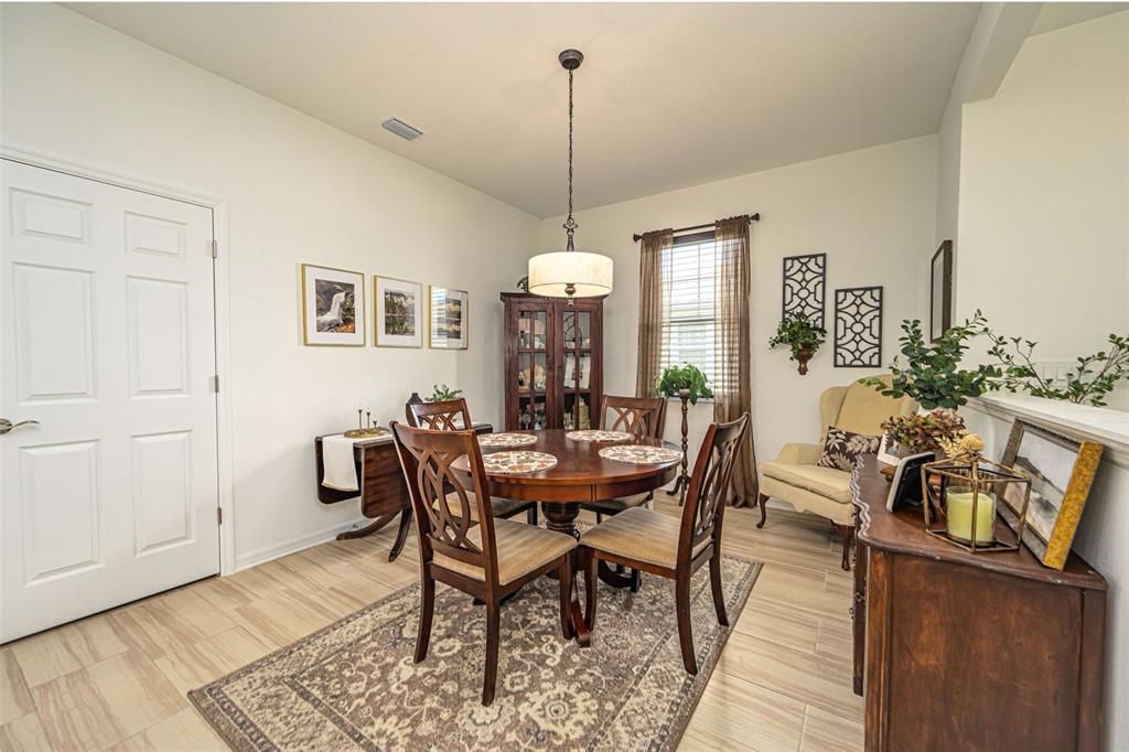 For Sale: $399,900 (3 beds, 2 baths, 1512 Square Feet)