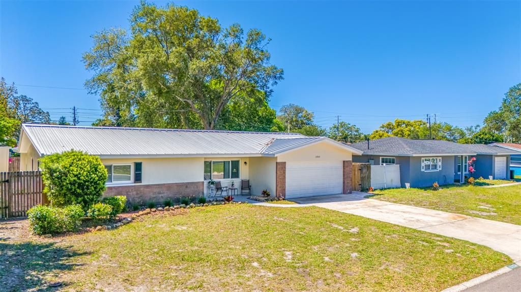 Active With Contract: $515,000 (3 beds, 3 baths, 1780 Square Feet)