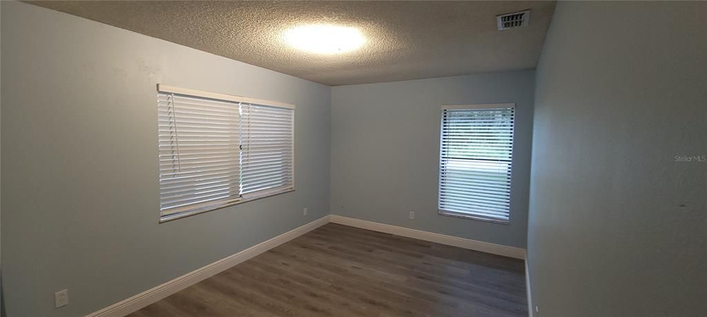 For Rent: $1,750 (3 beds, 1 baths, 960 Square Feet)