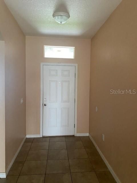 For Rent: $1,900 (3 beds, 2 baths, 1398 Square Feet)