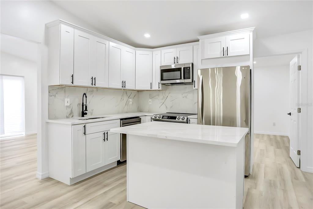 For Sale: $439,900 (2 beds, 2 baths, 1457 Square Feet)