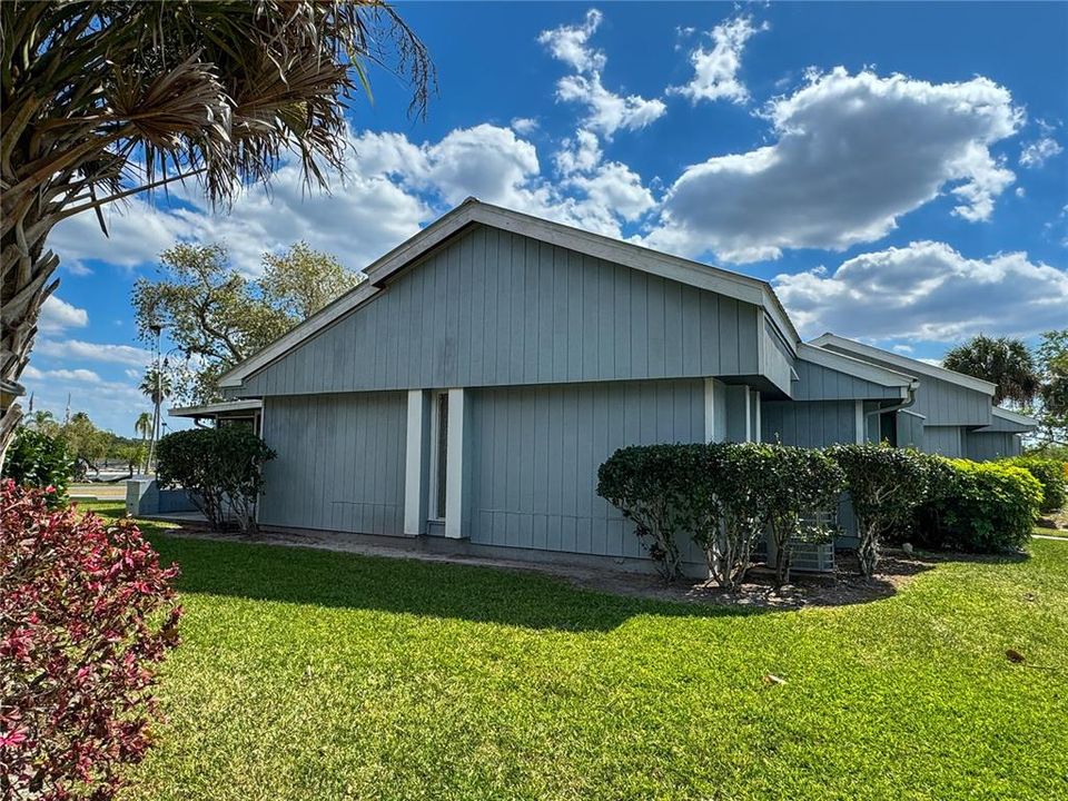 1061 River Run, LaBelle, FL 33935 - 2BR/2BA Villa in Port LaBelle Villas