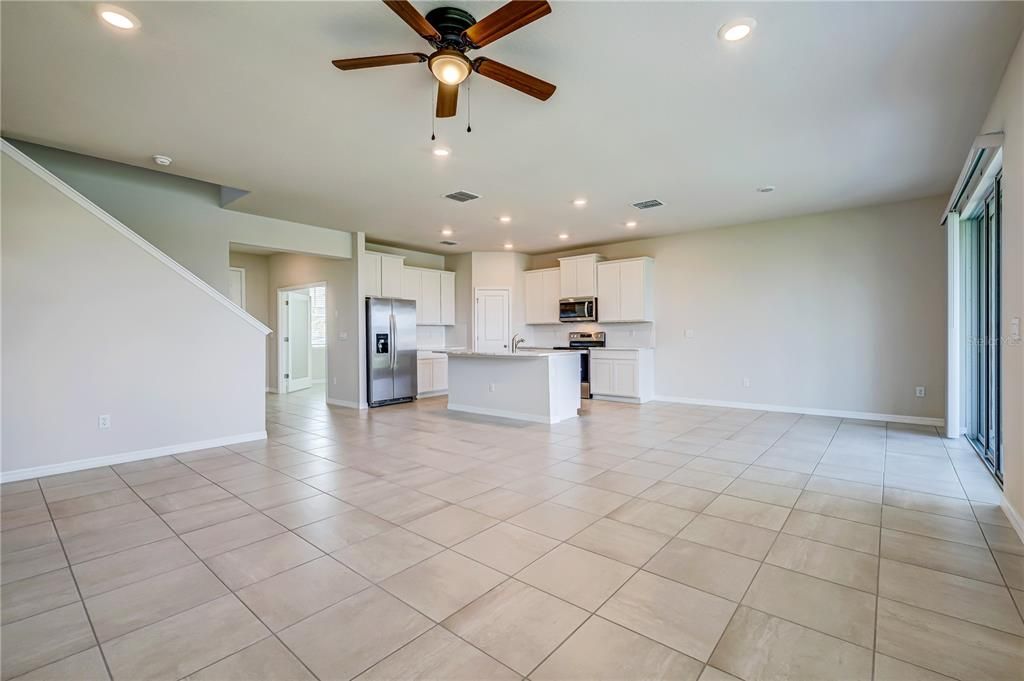 For Rent: $3,350 (4 beds, 3 baths, 2756 Square Feet)