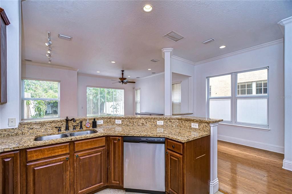 Breakfast bar with seating!