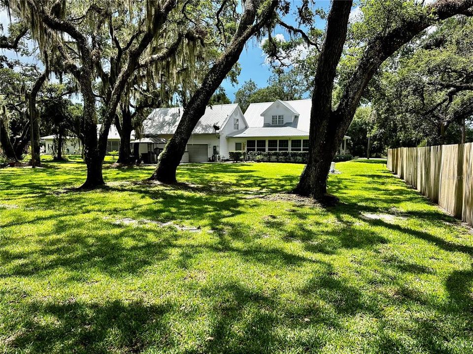 For Sale: $530,000 (3 beds, 2 baths, 3250 Square Feet)