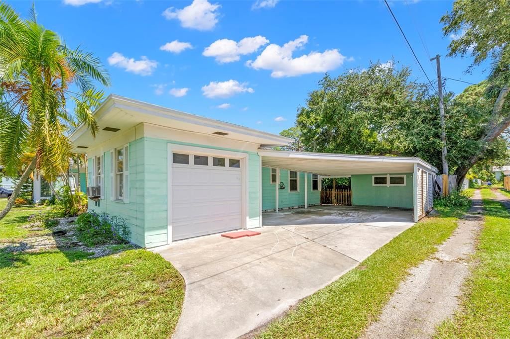 For Sale: $790,000 (3 beds, 3 baths, 1829 Square Feet)