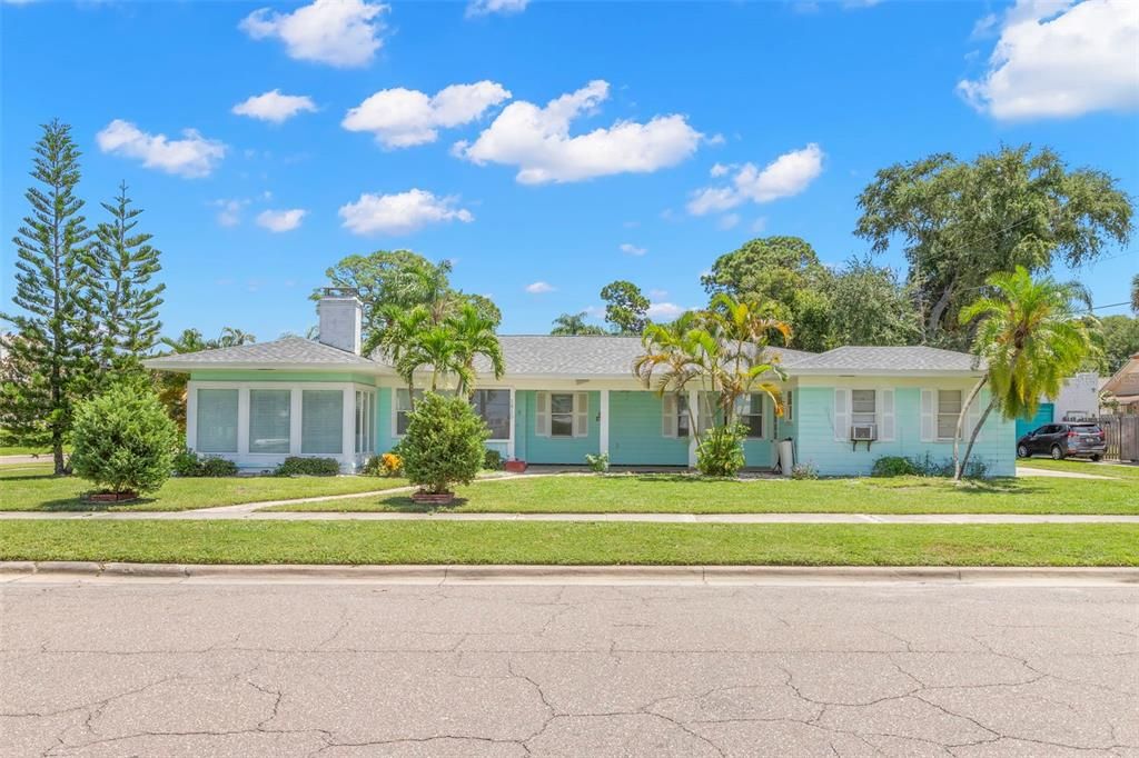 For Sale: $790,000 (3 beds, 3 baths, 1829 Square Feet)