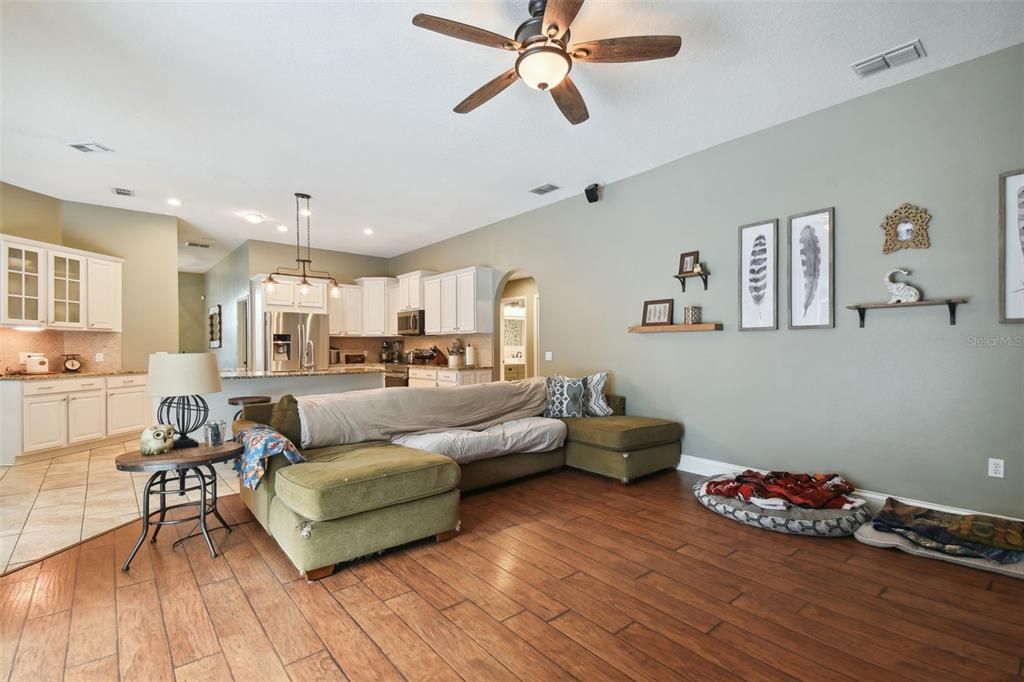 Active With Contract: $550,000 (4 beds, 3 baths, 2513 Square Feet)