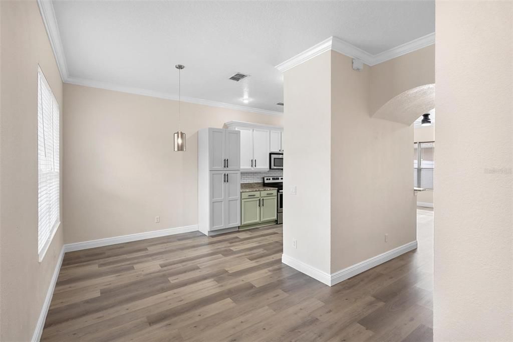 Active With Contract: $339,000 (3 beds, 2 baths, 1438 Square Feet)