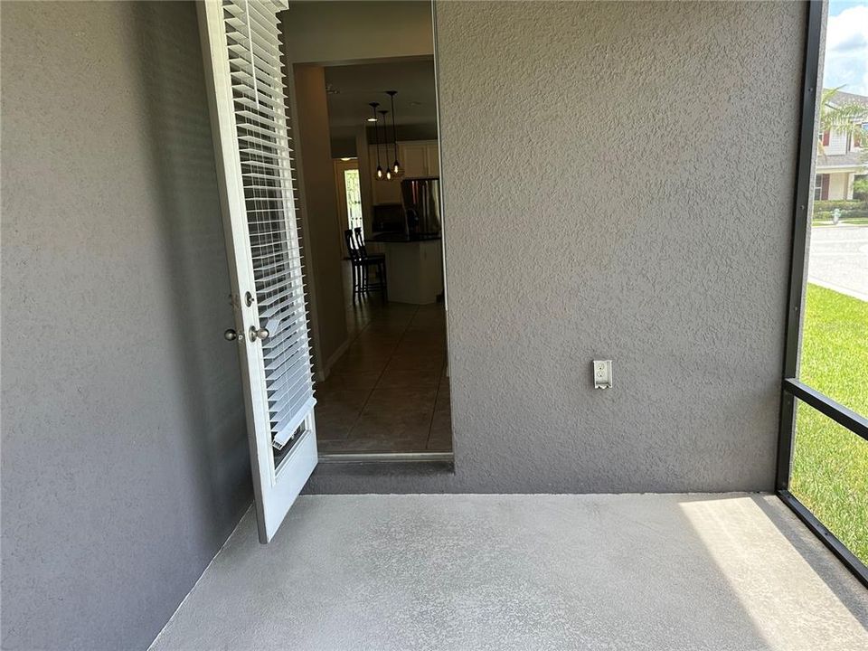 For Rent: $3,100 (4 beds, 2 baths, 2689 Square Feet)