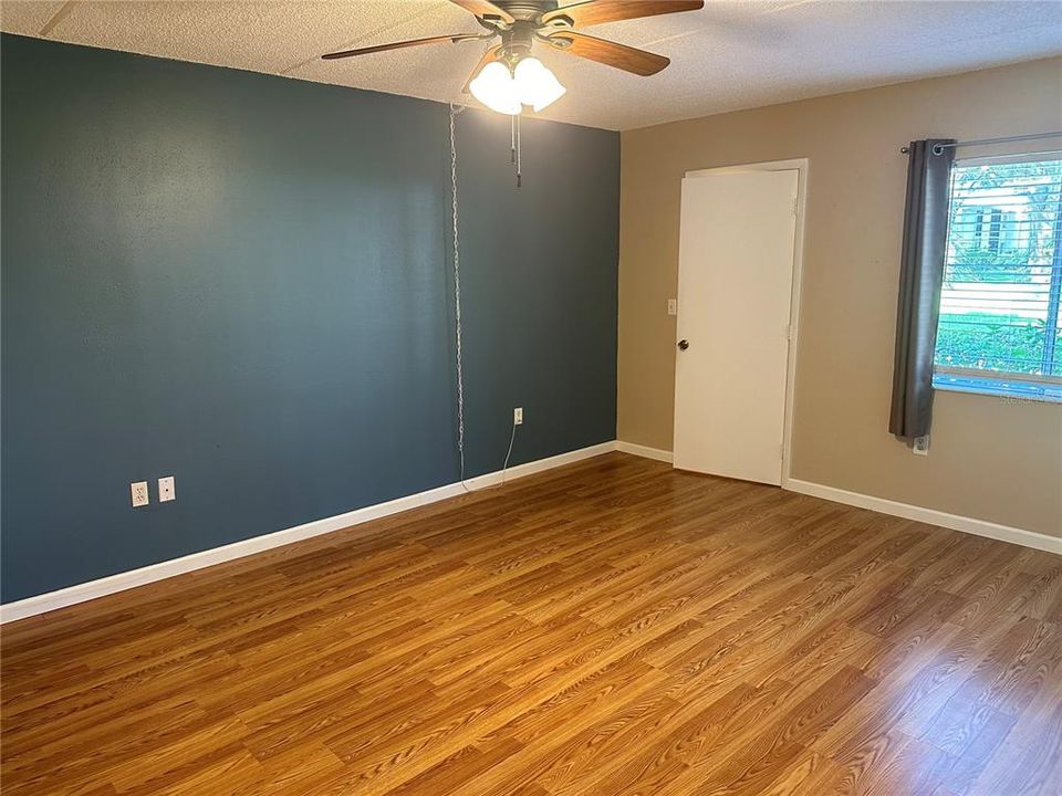 Active With Contract: $1,775 (2 beds, 2 baths, 1054 Square Feet)