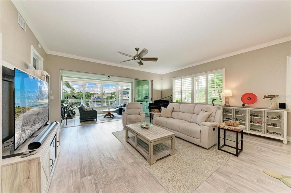 Active With Contract: $749,900 (2 beds, 2 baths, 2330 Square Feet)