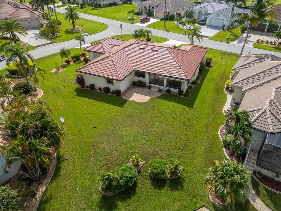 For Sale: $599,000 (3 beds, 2 baths, 2210 Square Feet)