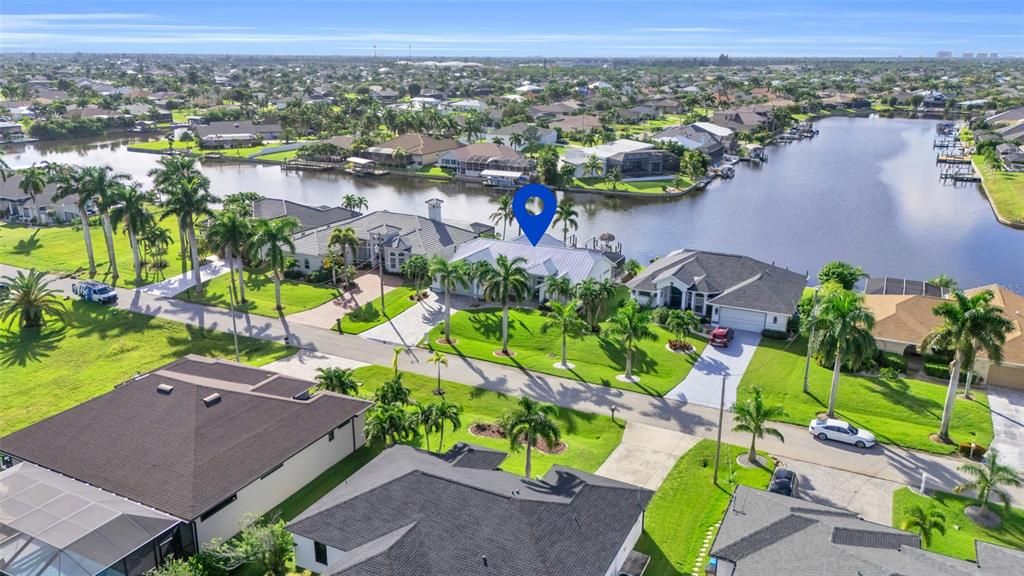 For Sale: $1,000,000 (4 beds, 2 baths, 2386 Square Feet)