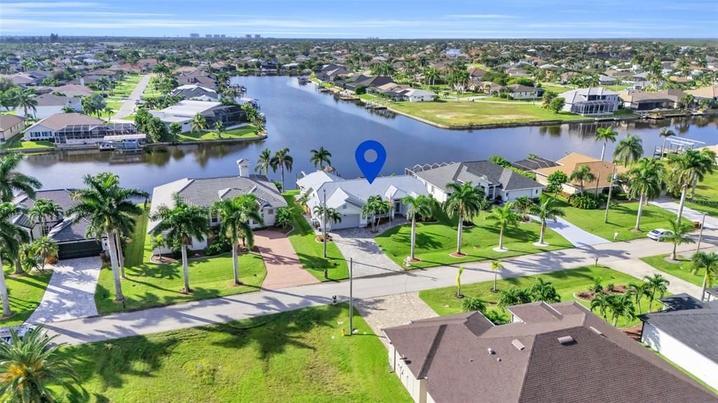 For Sale: $1,000,000 (4 beds, 2 baths, 2386 Square Feet)