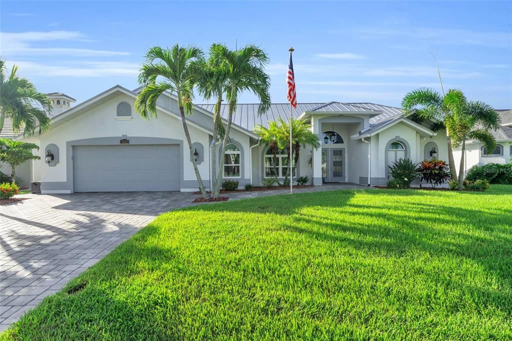 For Sale: $1,000,000 (4 beds, 2 baths, 2386 Square Feet)