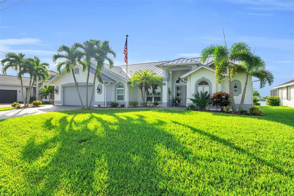 For Sale: $1,000,000 (4 beds, 2 baths, 2386 Square Feet)