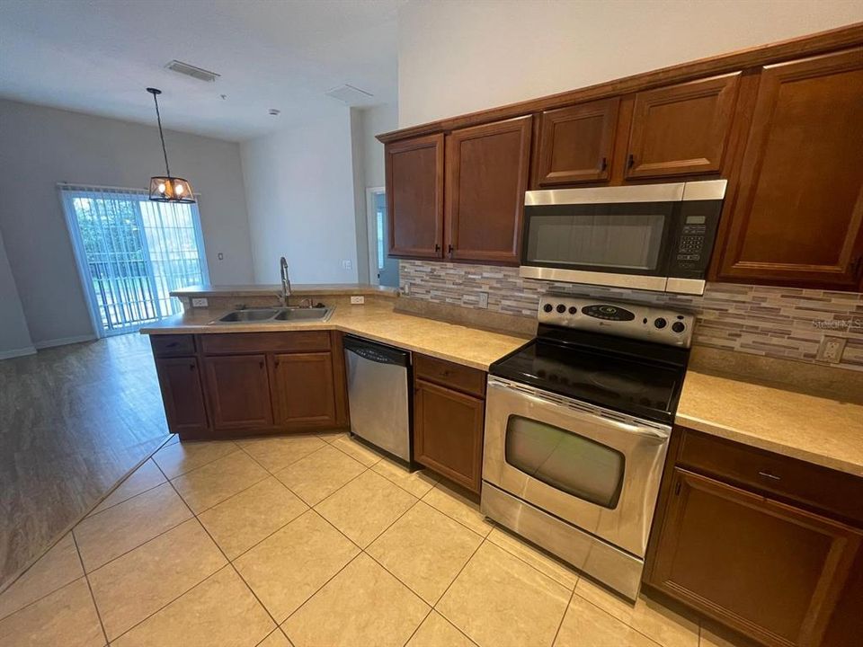 For Rent: $2,000 (2 beds, 2 baths, 1200 Square Feet)