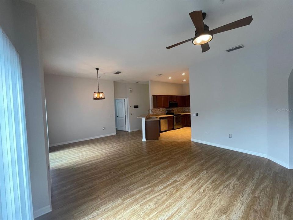 For Rent: $2,000 (2 beds, 2 baths, 1200 Square Feet)