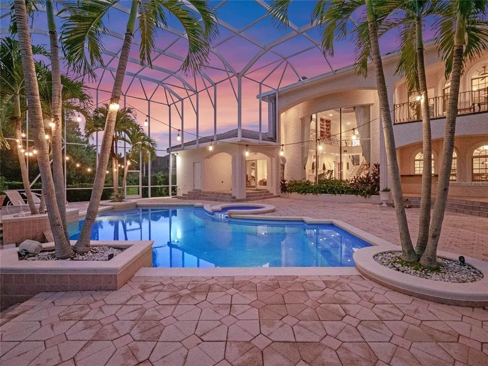 En Venta: $1,899,900 (4 camas, 5 baños, 5604 Pies cuadrados)