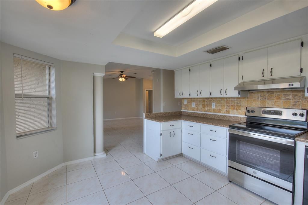 For Sale: $339,900 (3 beds, 2 baths, 1708 Square Feet)