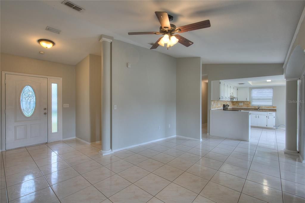 For Sale: $339,900 (3 beds, 2 baths, 1708 Square Feet)