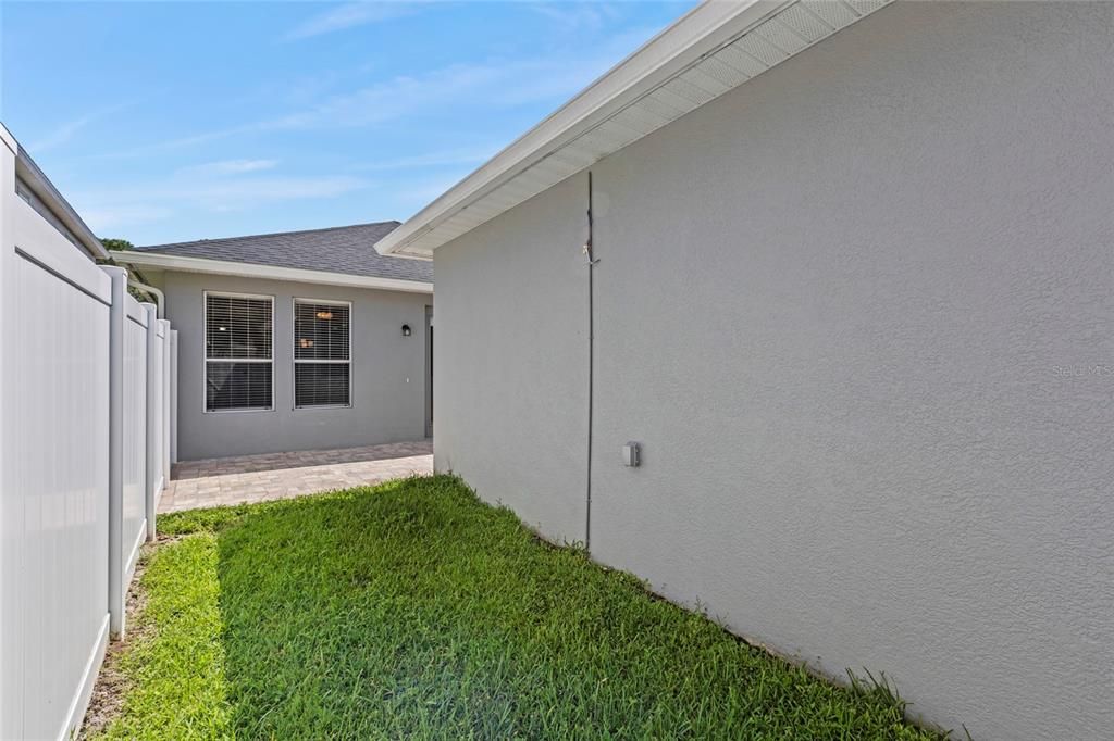 Active With Contract: $2,750 (3 beds, 2 baths, 1650 Square Feet)