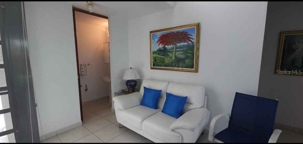 En Venta: $400,000 (3 camas, 2 baños, 1700 Pies cuadrados)