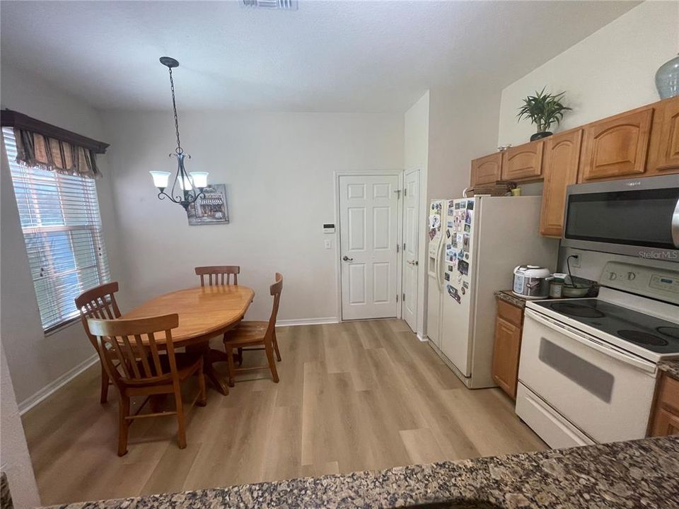 For Rent: $2,250 (3 beds, 2 baths, 1759 Square Feet)