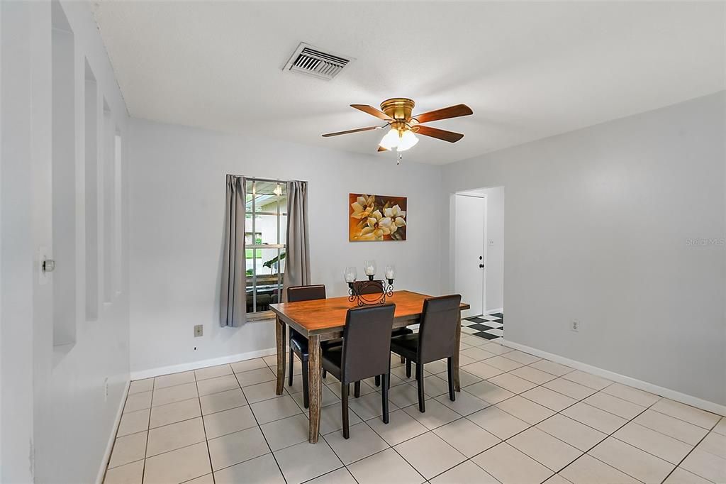 formal dining space is great for evening gatherings around the table