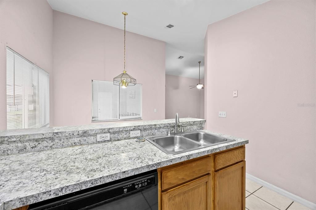 Active With Contract: $2,200 (4 beds, 2 baths, 1414 Square Feet)