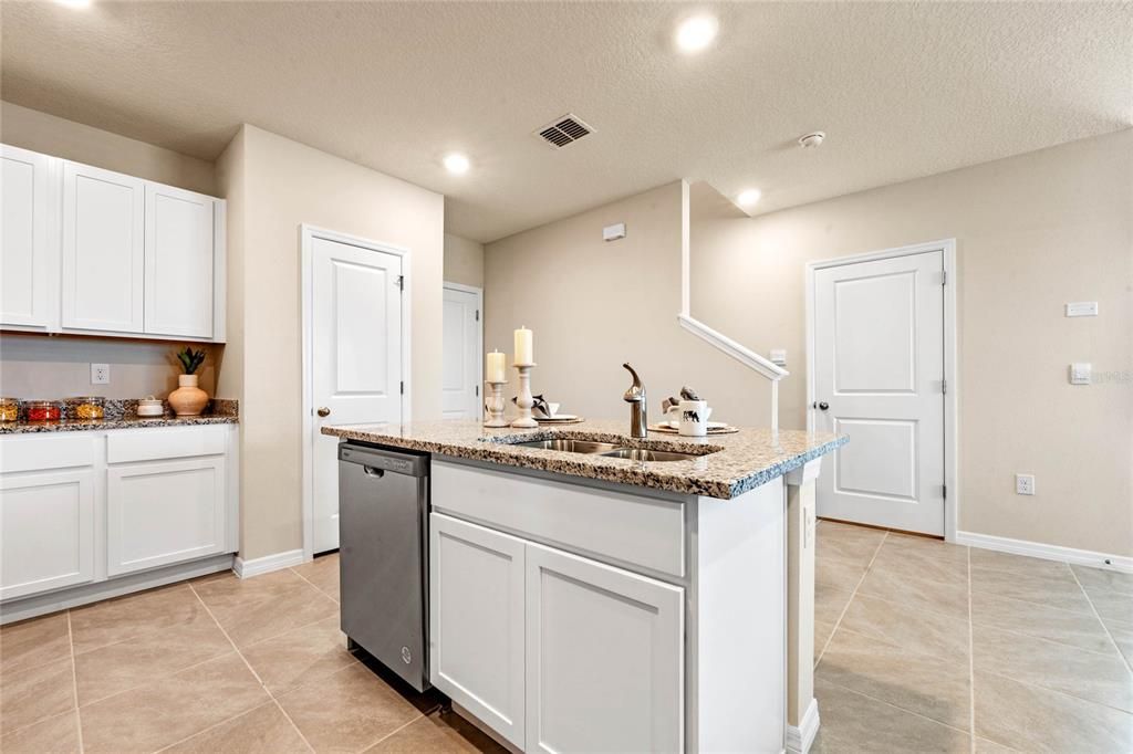 For Sale: $357,990 (3 beds, 2 baths, 1551 Square Feet)