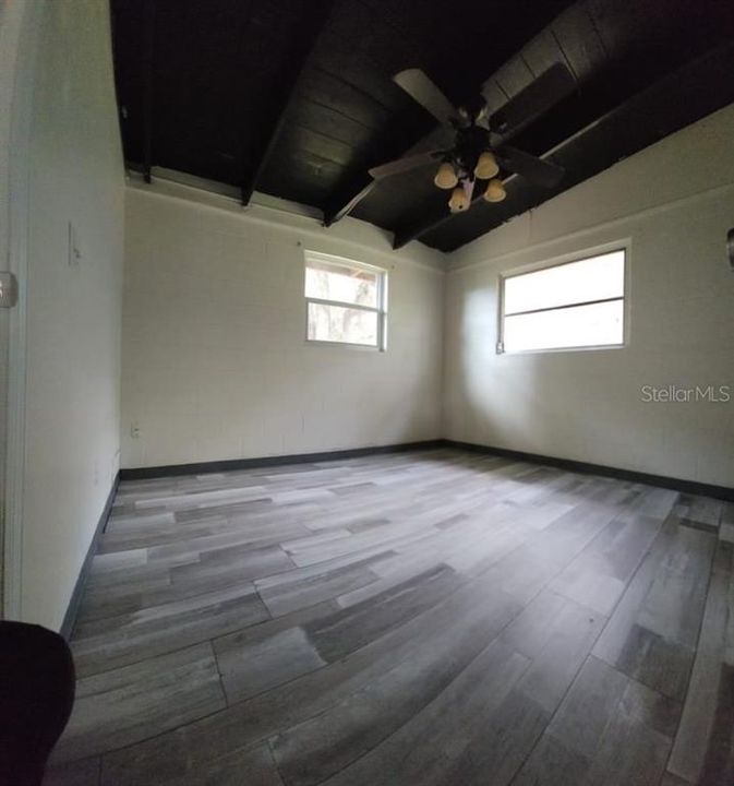 For Rent: $1,250 (1 beds, 1 baths, 500 Square Feet)