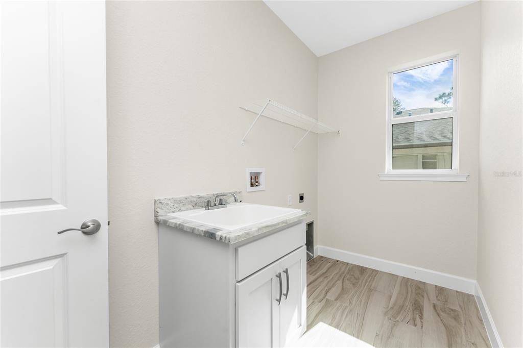 For Sale: $548,900 (3 beds, 2 baths, 1686 Square Feet)