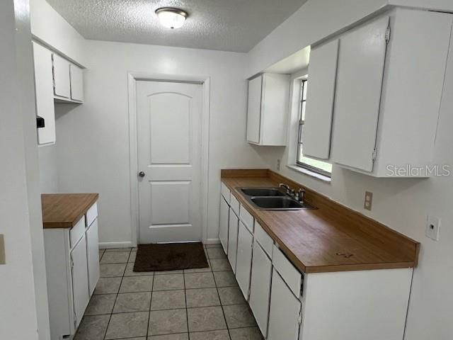 For Rent: $1,300 (3 beds, 1 baths, 984 Square Feet)