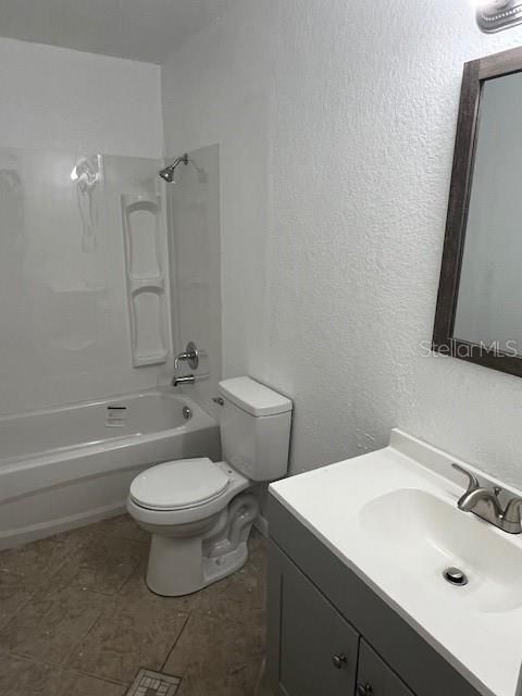 For Rent: $1,300 (3 beds, 1 baths, 984 Square Feet)